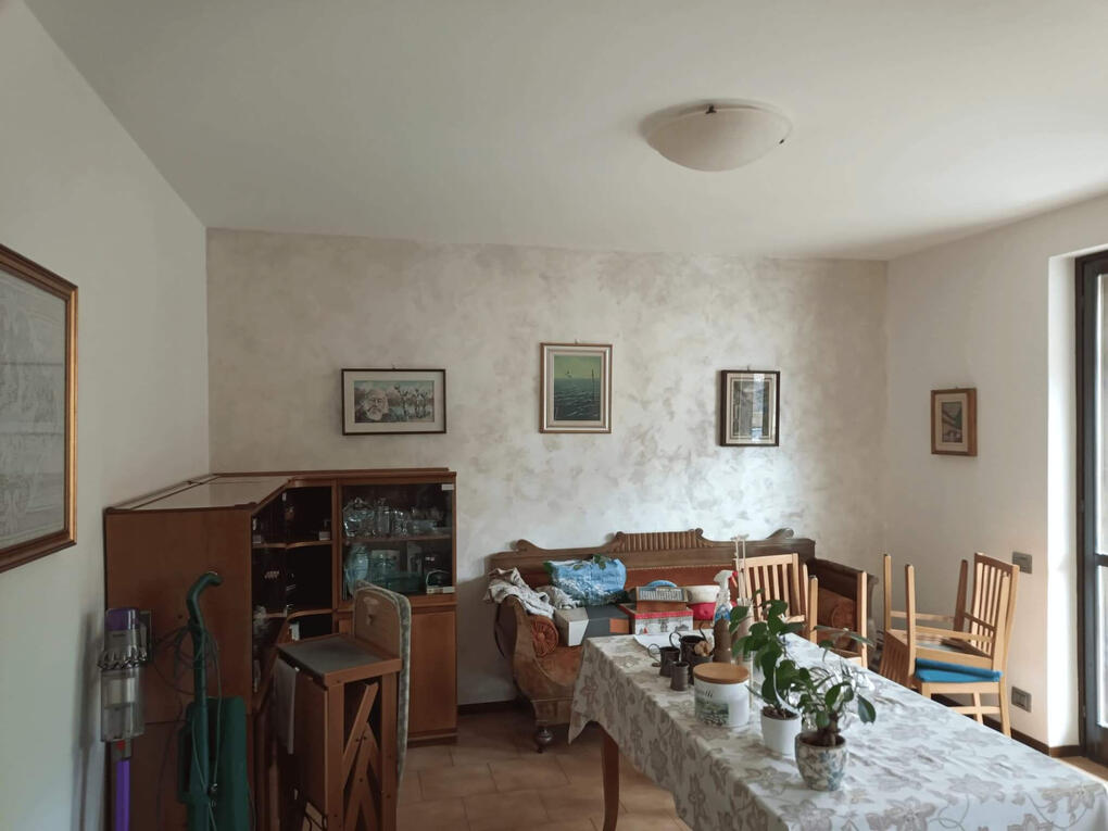 Tinteggiatura interni Velatura di sala con vernice Sikkens