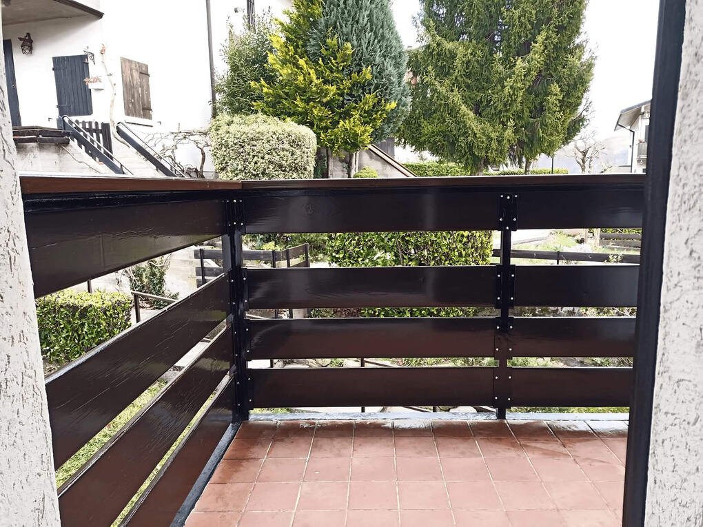 Verniciatura parapetto Tinteggiatura staccionata con vernice Sikkens cetol filter